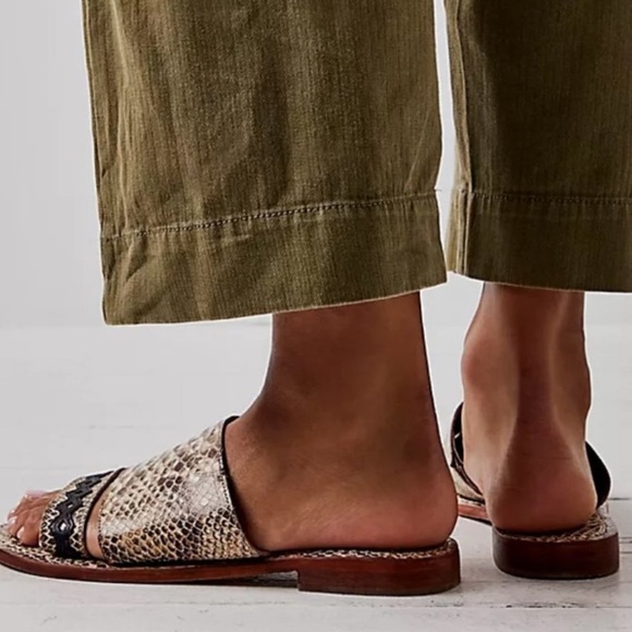 Free People New In Box Saturday Slide Snake Size 7/37 EU - Picture 4 of 8